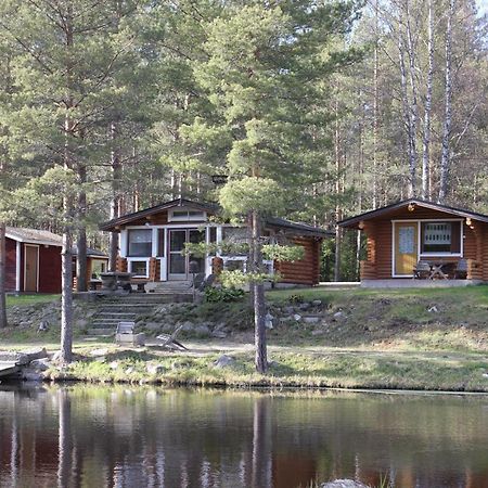 Hirsimoekki Ja Makuuaitta Hotel Karijoki Buitenkant foto