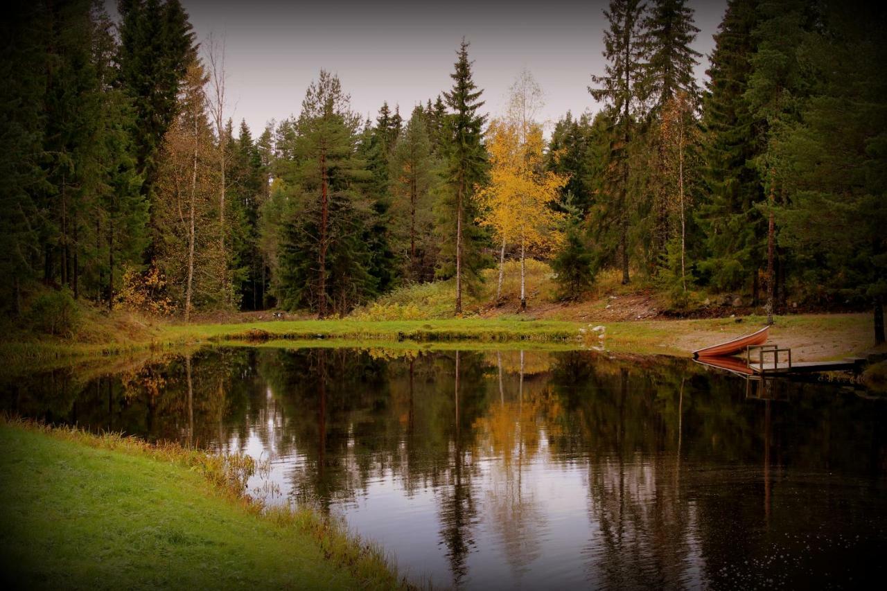 Hirsimoekki Ja Makuuaitta Hotel Karijoki Buitenkant foto